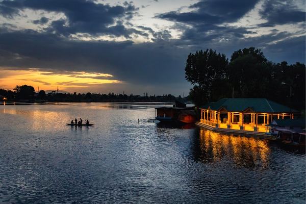 Kashmir Tour Package